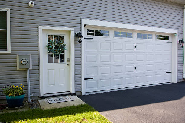 24/7 Emergency Garage Door Panel Replacement experts in Pasquotank County County, NC